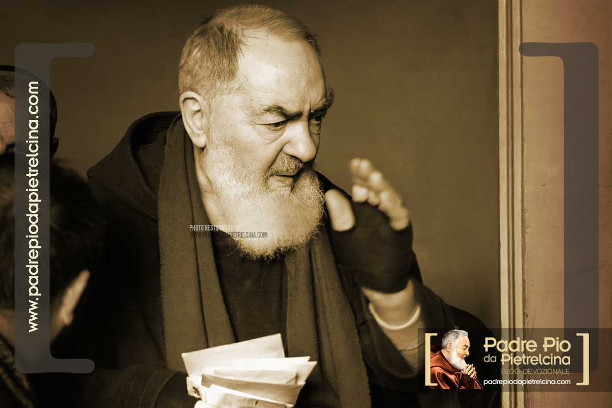 Padre Pio Vede Qualcosa Di Terribile Padre Pio Photos